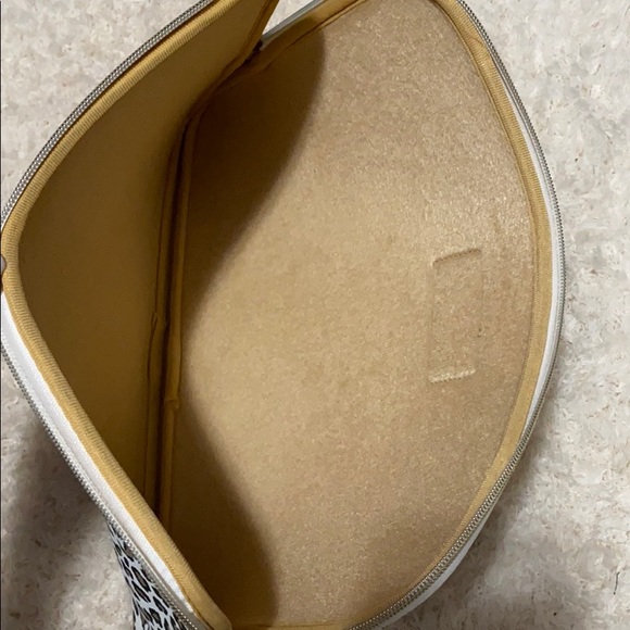 Cheetah / leopard print 13” laptop case - Picture 3 of 3